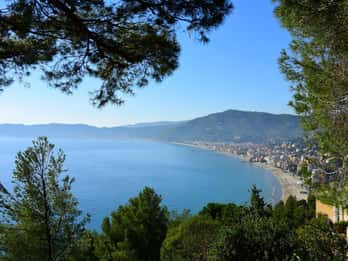Liguria: zwiedzanie Alassio i Laigueglia w rozkwicie