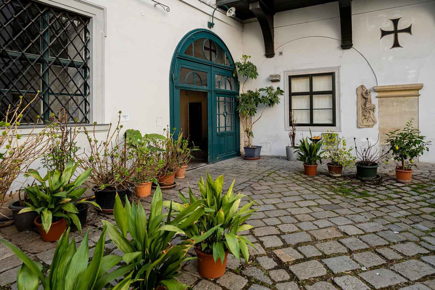 Vienna: Hidden courtyards Guided walking tour