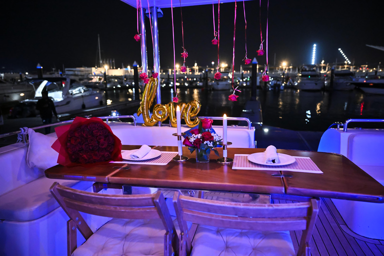 Romantic Dinner on Private Yacht Romantic Dinner on Private Yacht - 2 hours
