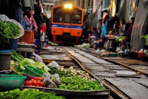 Bangkok: Damnoen Saduak Market en Maeklong Railway MarketPrivétondleiding met ophaalservice bij je hotel.