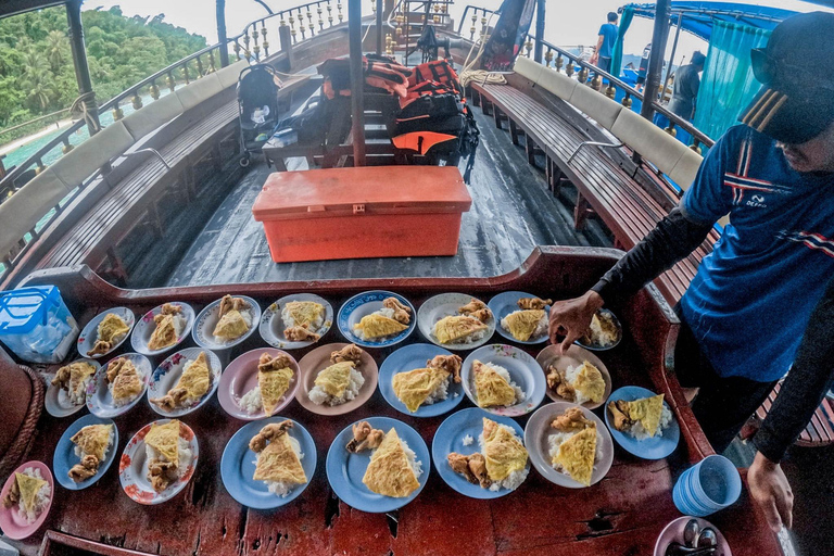 Z Koh Chang: 4 wyspy Snorkel &amp; Beach Tour dużą łodziąRejs wycieczkowy na 4 wyspy: Z transferem do hotelu