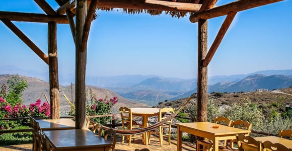 Small Group: Knossos, Olive Oil, Winery & Raki with Lunch