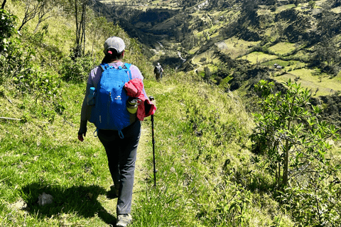 Quilotoa: Hike for 2 days in magical places