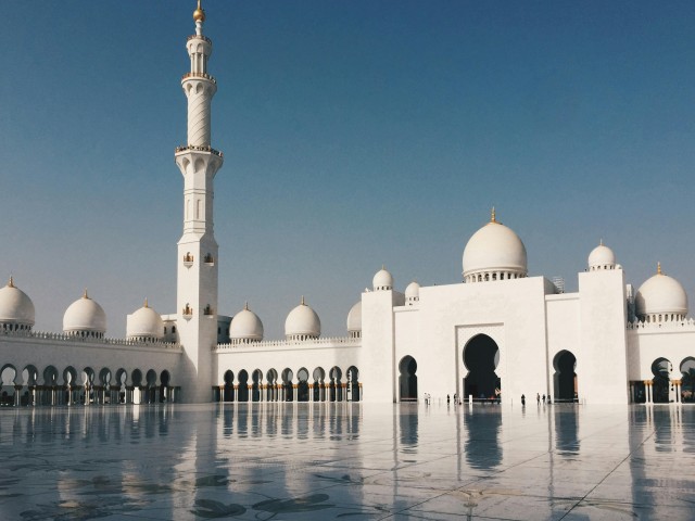 From Dubai: Abu Dhabi Full-Day Trip with Grand Mosque