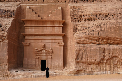 Authentic 2-days AlUla Experience with Hotel & Local Guide