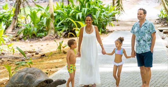 Mahé: Wild South Discovery Trip with Local Lunch