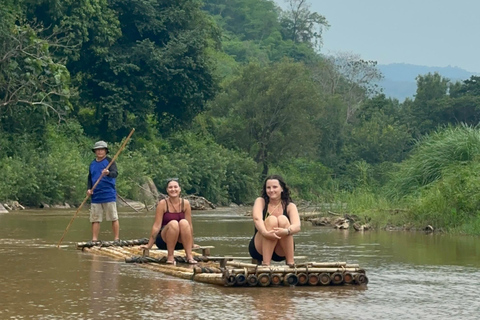 Chiang Mai : Excursion d'une journée à la cascade de Sticky et au rafting