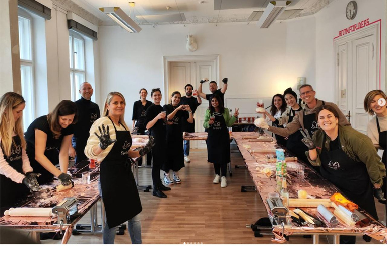 Atelier de cuisine sicilienne à Berlin avec boissons à volontéMenu poisson Berlin