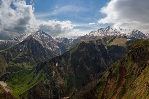 Tbilisi: Day Trip To Kazbegi Including Hotel Pick Up