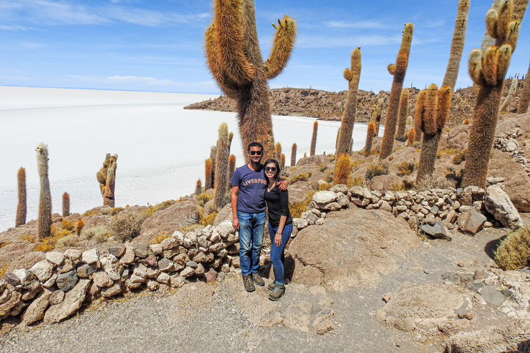 La Paz: 4-Day Uyuni Salt Flats to San Pedro de Atacama ENGLISH-SPEAKING GUIDE