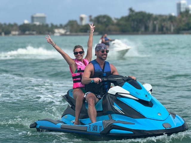 Miami Beach: Alquiler de WaveRunner y paseo en barco