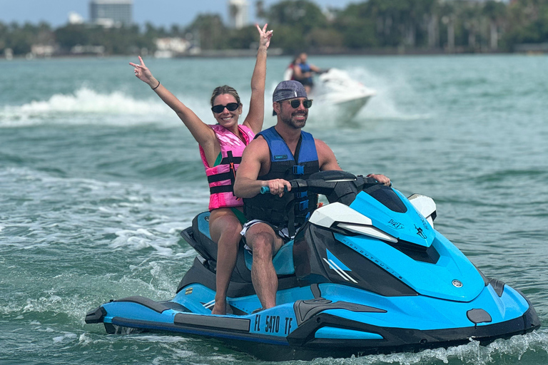 Miami Beach: Hyr WaveRunner &amp; båtresa2 personer per jetski