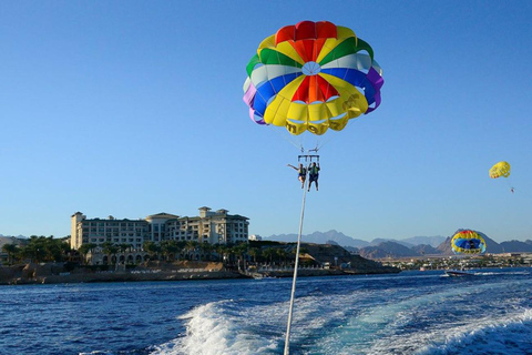 Excursión de un día de aventura con deportes acuáticos en Sharm