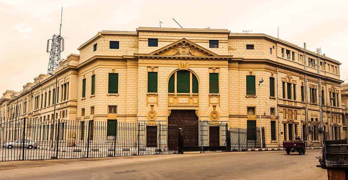 El Cairo: Visita a los museos del palacio de Abdeen | GetYourGuide