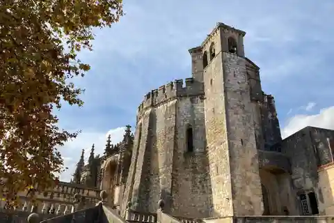 From Lisbon: Tomar and Fátima Private Day Trip with Lunch