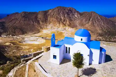 Nisyros dévoilé : Une journée au paradis égéen avec transfert !