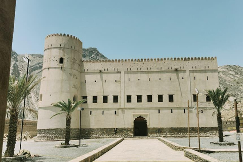 Muscat: Green Mountain with Castle, Fossil & Villages Tour