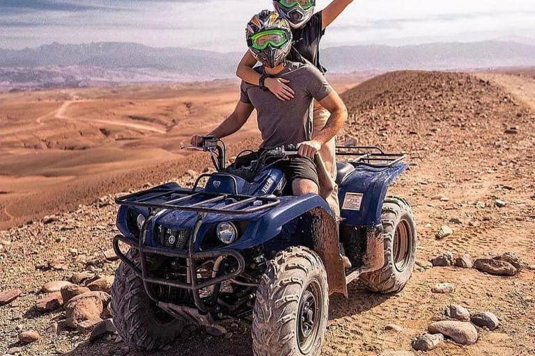 Marrakech: Tour del deserto di Agafay con quad, giro in cammello e cena