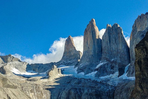 Punta Arenas : Randonnée à la base de Torres avec guide et transport