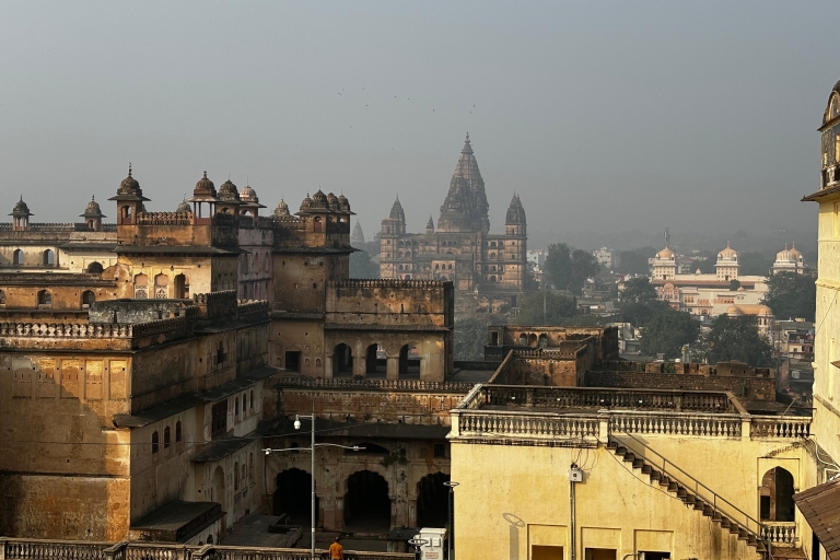 Goldenes Dreieck Khajuraho & Varanasi mit dem Auto 9 Nächte 10 TageOption 02 - Ac Car + Flugticket + Tourguide + 3 Hotels