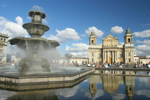 Guatemala City: Guided Walking Tour with Public Bus Ride
