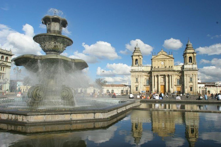Guatemala City: Guided Walking Tour with Public Bus Ride