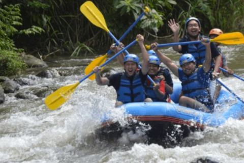 Ubud: Avventura di rafting sul fiume Ayung con pranzo e trasportoRafting con trasferimento di andata e ritorno