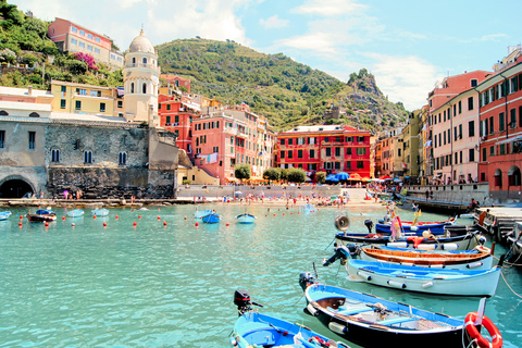 Depuis Milan : visite guidée aux Cinque Terre avec croisièreVisite en anglais uniquement