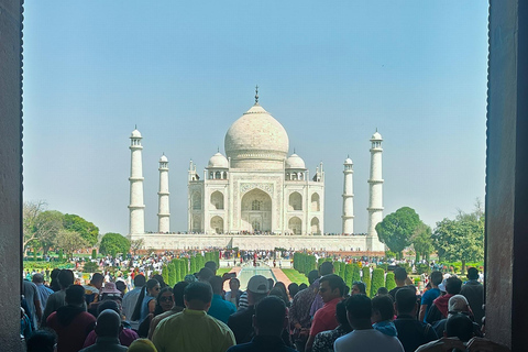 From Delhi: Same Day Round-Trip Tour By Car To Taj Mahal Tour with Car, Driver & Live Tour Guide