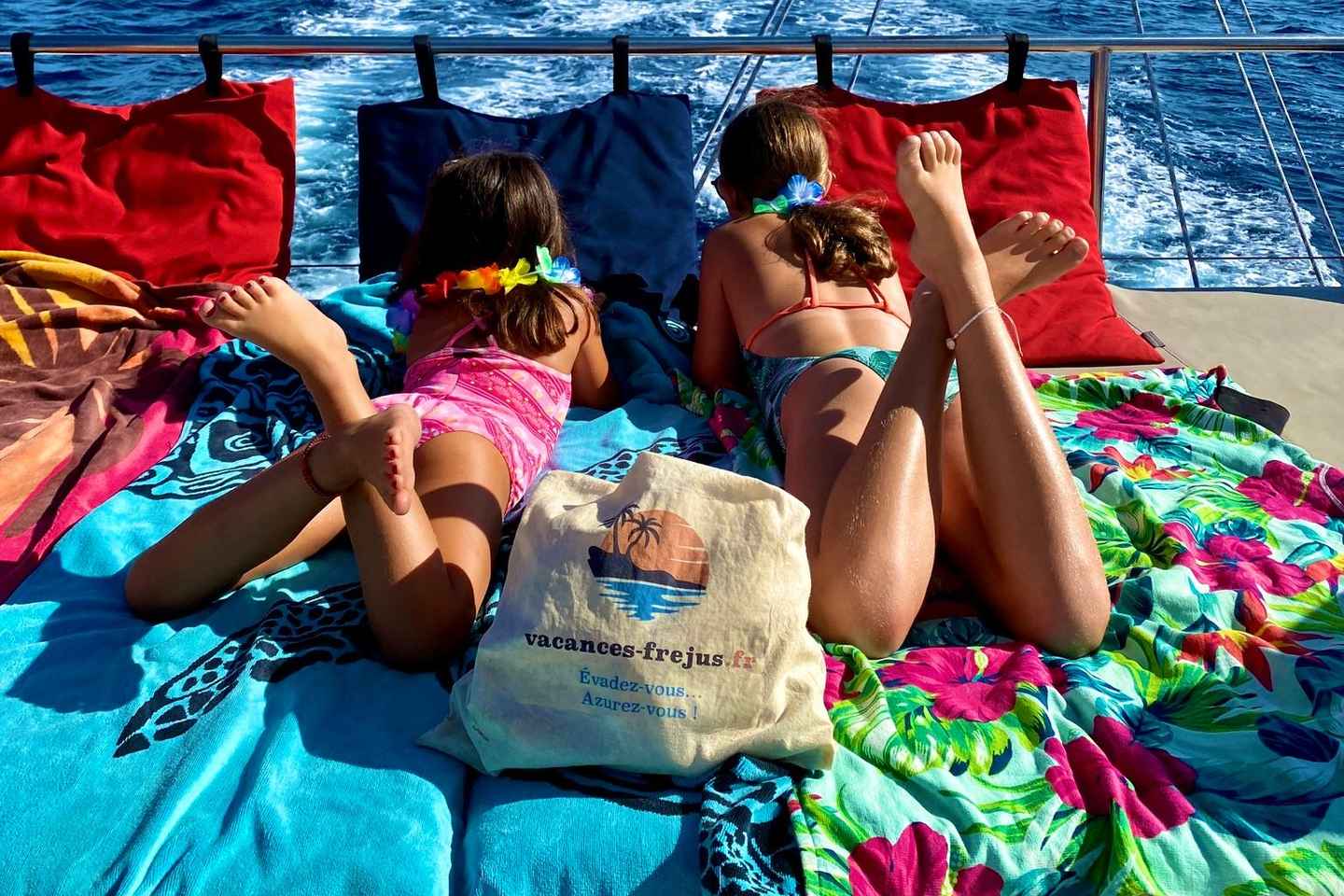 Denia: Cova Tallada Catamaran Tour and Swimming Stop