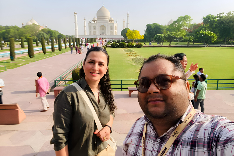 Taj Mahal Sunrise &amp; Agra Day Tour de carro com opçõesExcursão ao Taj Mahal com taxa de entrada e guia de turismo profissional