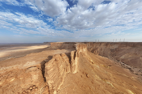 From Riyadh: Edge of the World and Darb Al-Manjoor Adventure