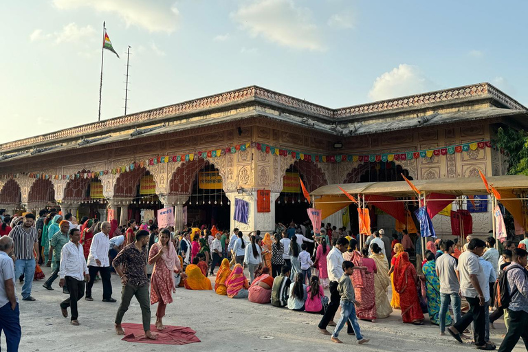 &quot;Jaipur&#039;s Living Heritage: A Walk Through Time&quot;Jaipur By Walk: Flower Market, Temples &amp; Royal Landmarks