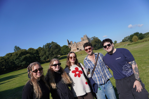 From Edinburgh: Highland Cows & Castles Day Trip