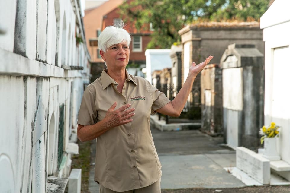 New Orleans, St. Louis Mezarlığı'nın İçinde Yürüyüş Turu No. 1 - Hizvo