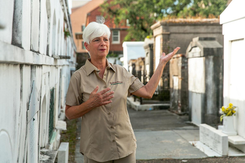 New Orleans: Walking Tour Inside St. Louis Cemetery No. 1