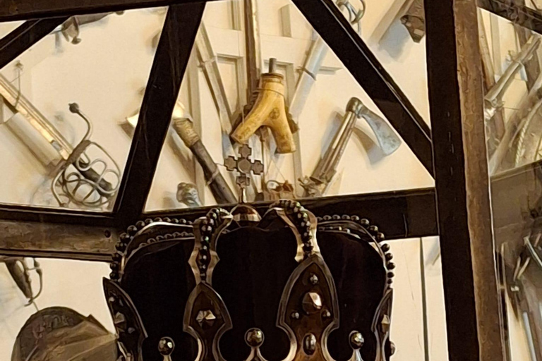 MINIVAN Dracula Castle, Peleș Castle & Wednesday 3 CASTLES Audio Guide 24 Languages