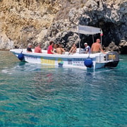 Siracusa: Ortigia & Sea Caves Boat Tour w/ Prosecco & Fruit