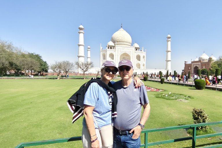 From Delhi: Taj Mahal, Agra Fort & Akbar's Tomb Day Trip Private Car + Professional Guide