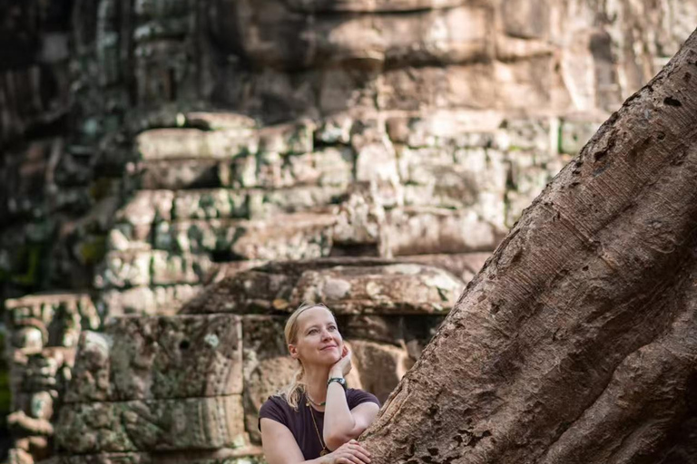 Angkor Wat Private Photography Guide Tour with Hotel Pick-up Private Photography Tour (With Guide)