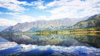 Srinagar, Enchanting Day Tour with Shikara Ride at Dal Lake - Housity
