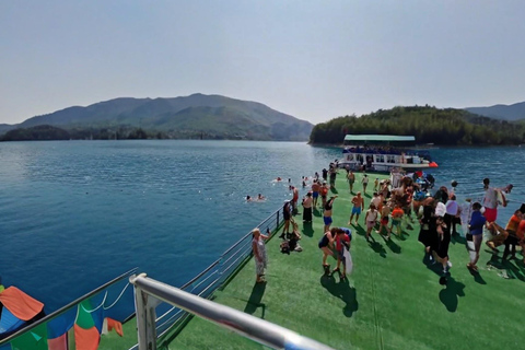 Side: Green Lake Off-Road Jeep Tour