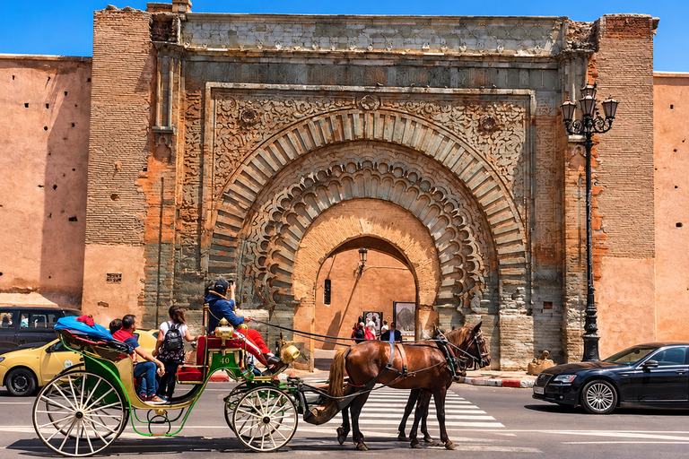 Marrakech: Medina, Palaces, Souks & Evening Carriage Ride Medina Discovery, Evening Carriage & Moroccan Dinner