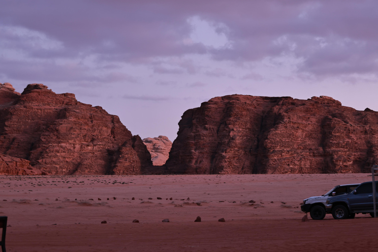 From Wadi Rum: 2-Day Red and White Desert Jeep Tour