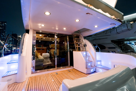 迪拜：私人游艇巡航（可选配美食套餐）3小时游船之旅