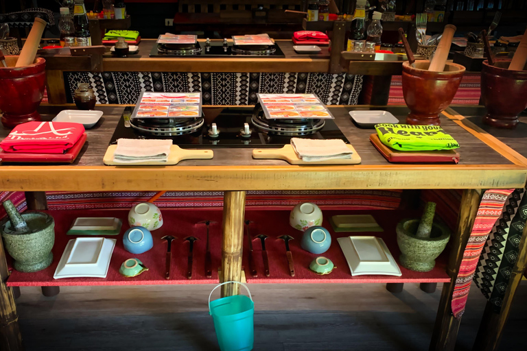 Chiang Mai: Traditional Thai-Akha Cooking Class& Market Tour Afternoon Cooking Session (4.30pm)
