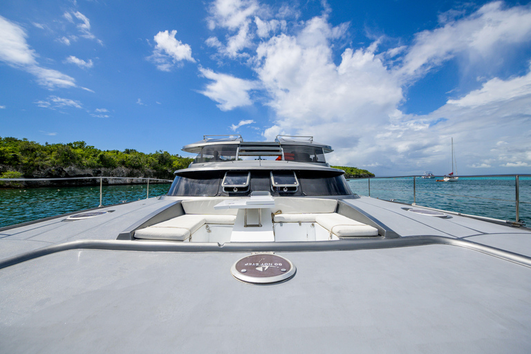La Romana: Catalina Island Private Full-Day Boat Tour