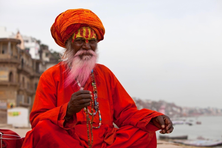 Varanasi : Visite guidée de Varanasi et Sarnath en voiture (journée complète)Voiture climatisée et guide touristique en chair et en os