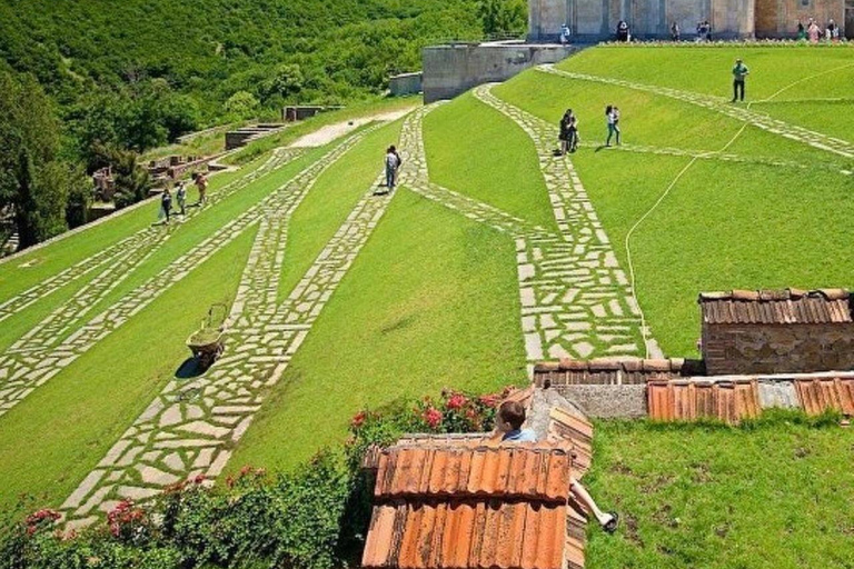 Tbilisi: Kakheti Day Trip with Wine Tasting & Boat Ride