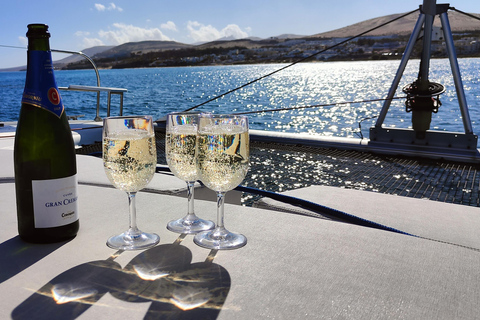 Tenerife: PRIVATE Catamaran cruise with Lunch and Drinks